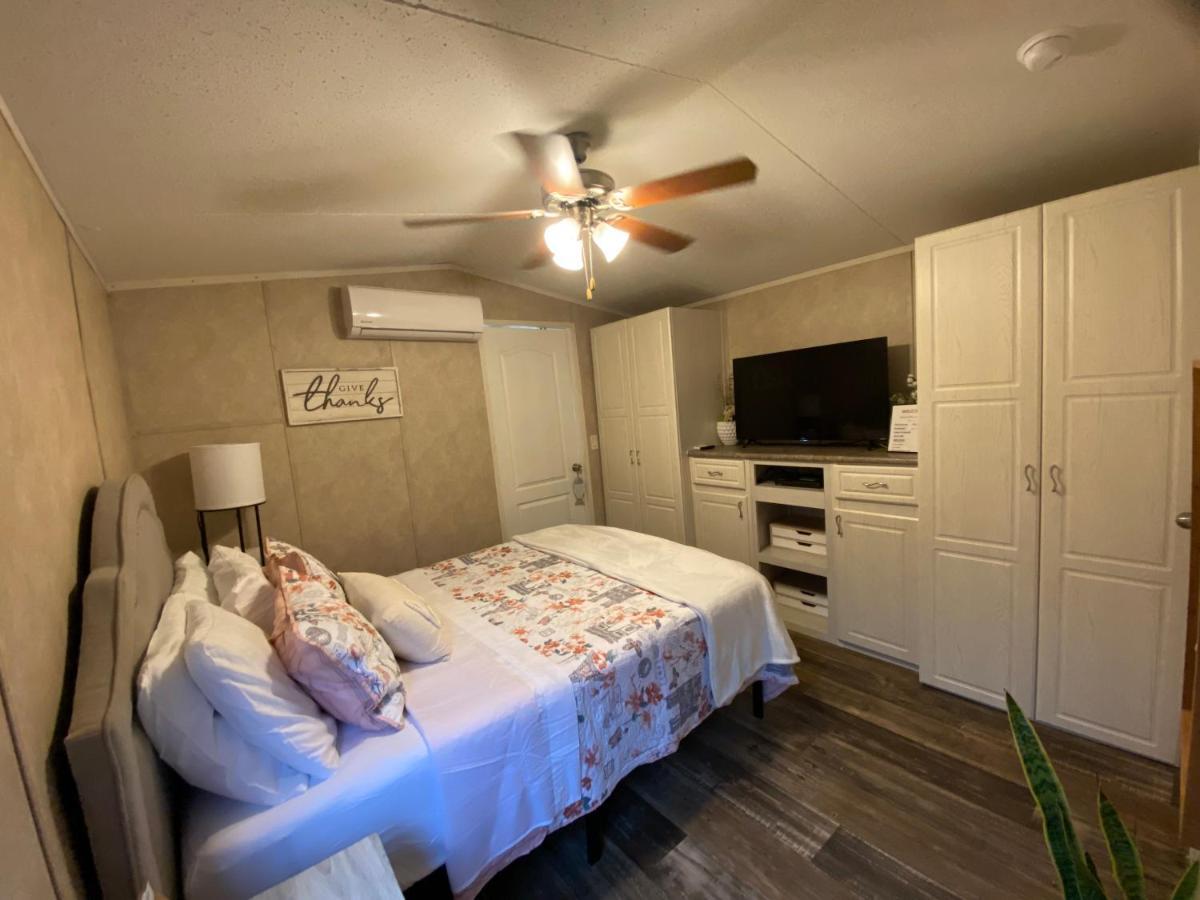 Your Own Cozy Tiny Home Austell Ngoại thất bức ảnh