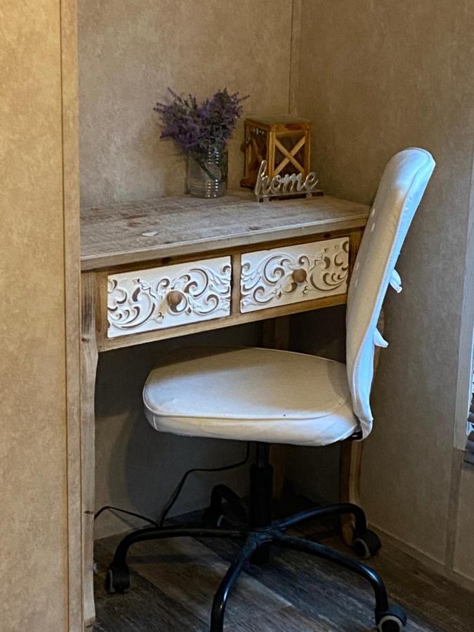 Your Own Cozy Tiny Home Austell Ngoại thất bức ảnh